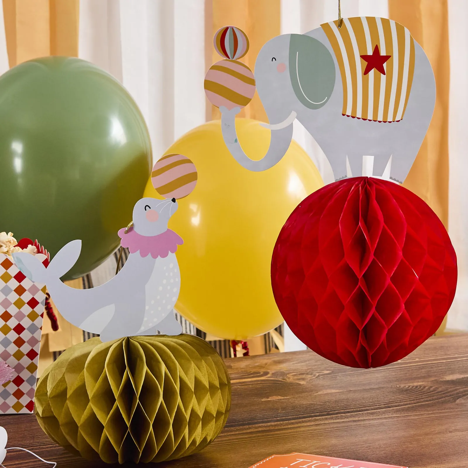 Online Circus Honeycombs - Pack of 2 Birthday Party