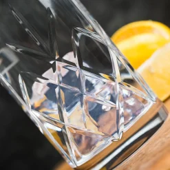 Card Factory Engraved Crystal Highball Glass with Gin & Tonic Can - Gin O'Clock