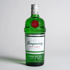 Card Factory Engraved Wooden Box With Tanqueray Gin - No.1 Dad