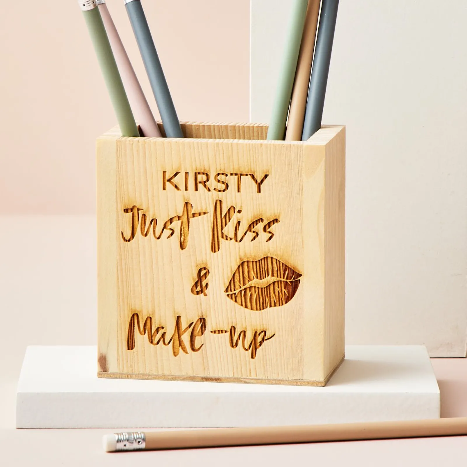 Kids Card Factory Personalised Wooden Pen Pot - Just Kiss and Make Up