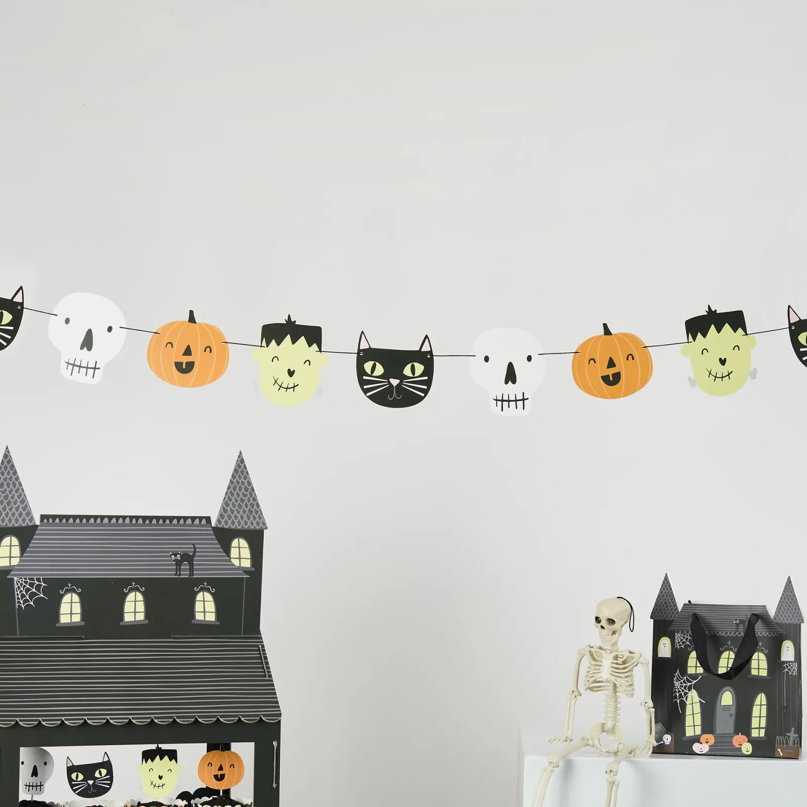 Online Spooky Friends Card Garland 2m Banners & Bunting|Halloween Party